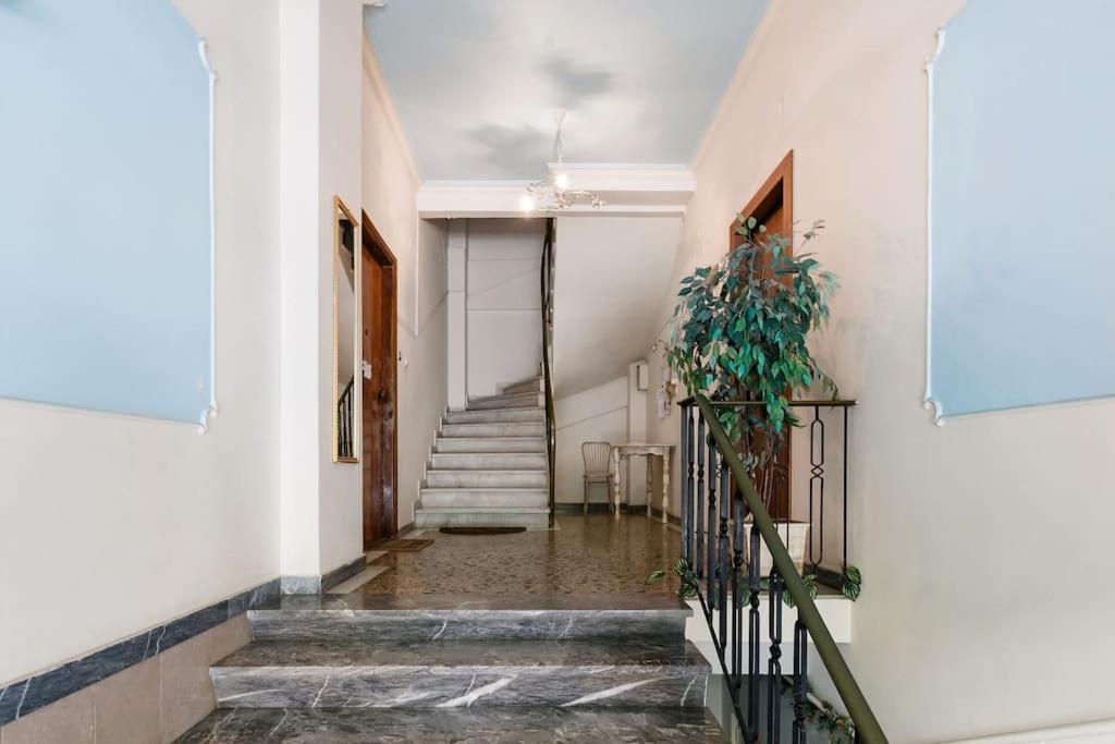 Your "Home Away From Home" - Phillopapou Hill Athens Exterior photo