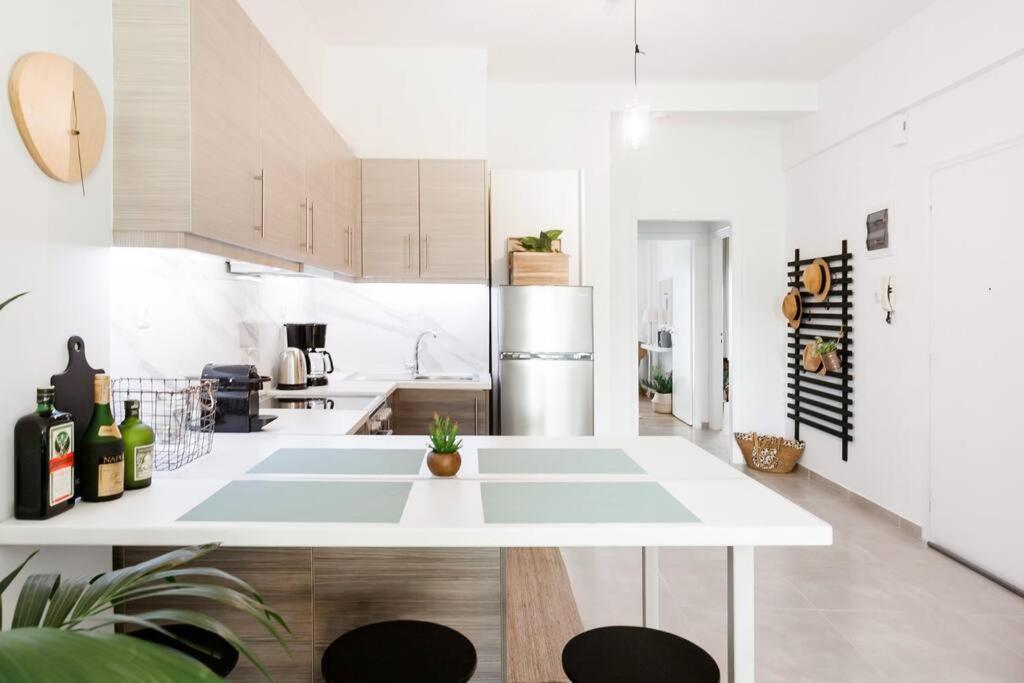 Your "Home Away From Home" - Phillopapou Hill Athens Exterior photo